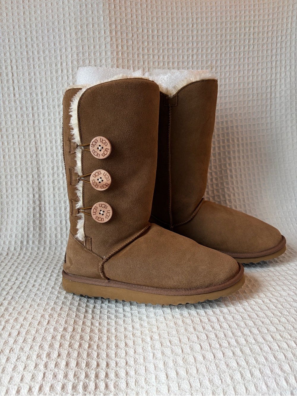 UGG Women’s Tall Bailey 3 Button Faux Fur Boot in Chestnut Size 10